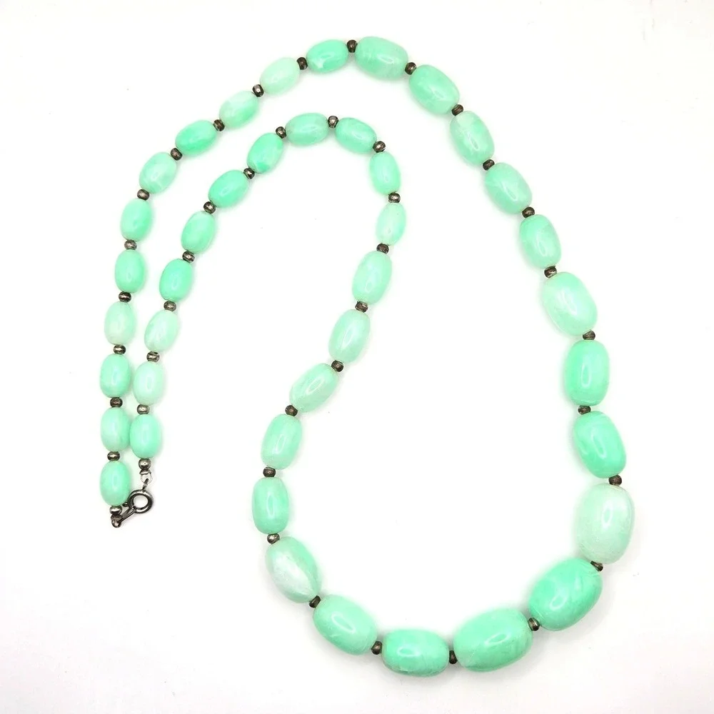 Vtg Seafoam Green Marbled UV Reactive Lucite Bead Necklace Silver Tone Spacers